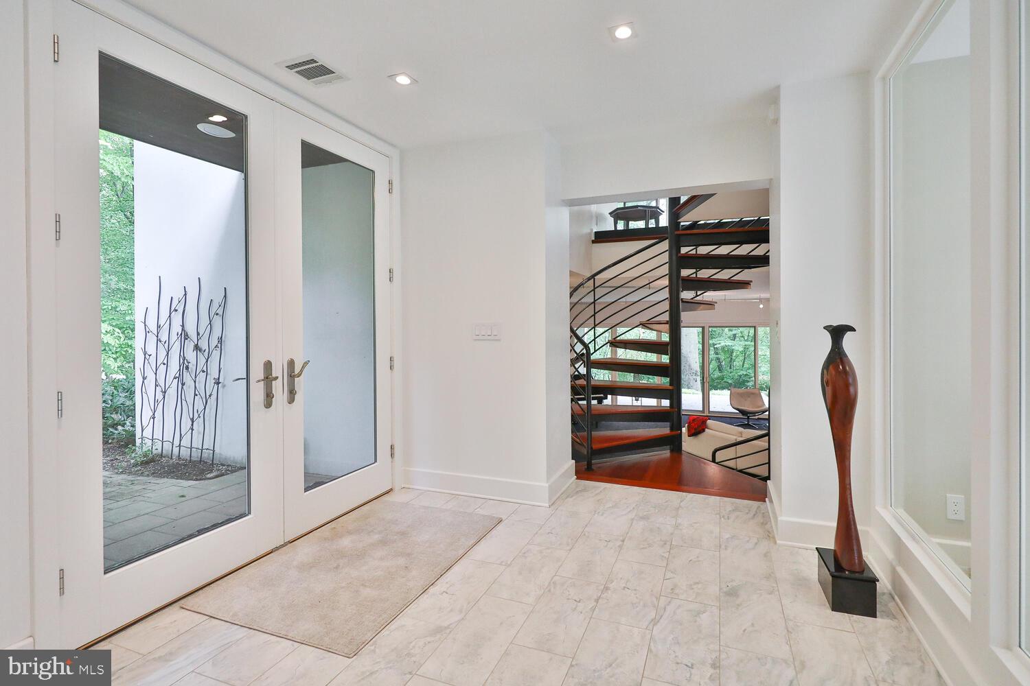 4126 Apalogen Road Philadelphia, PA 19129 - Photo 8 of 96