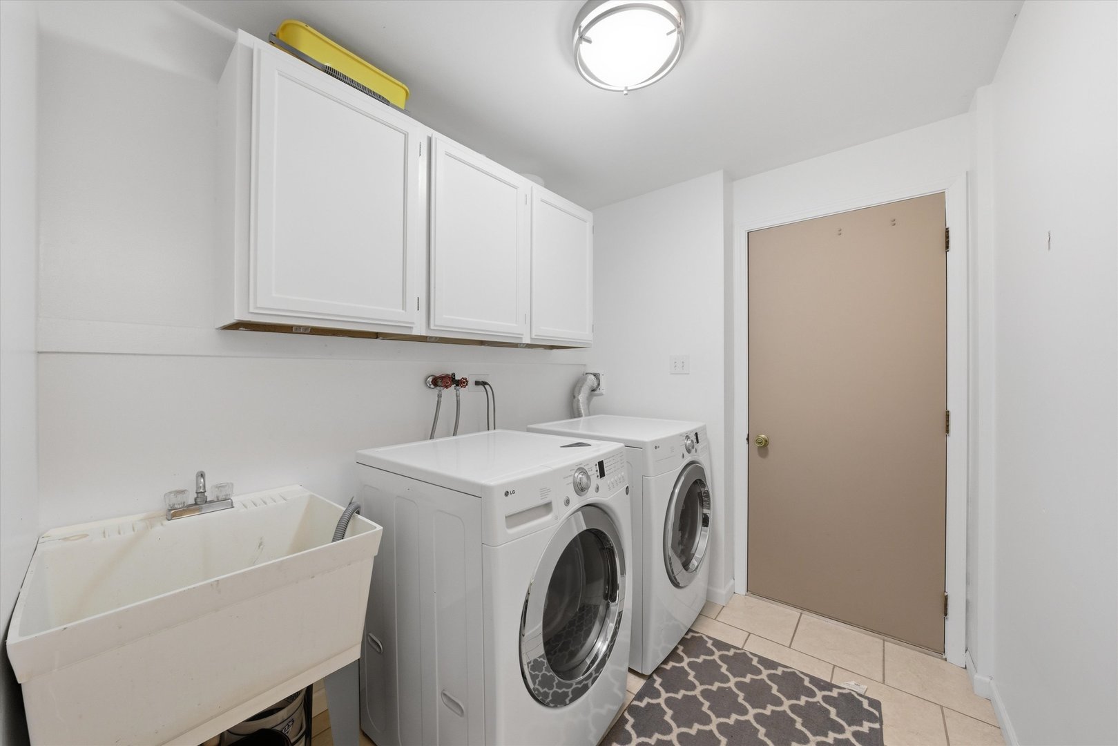 3517 Jacqueline Drive Crete, IL 60417 - Photo 19 of 26 a utility room with dryer and washer