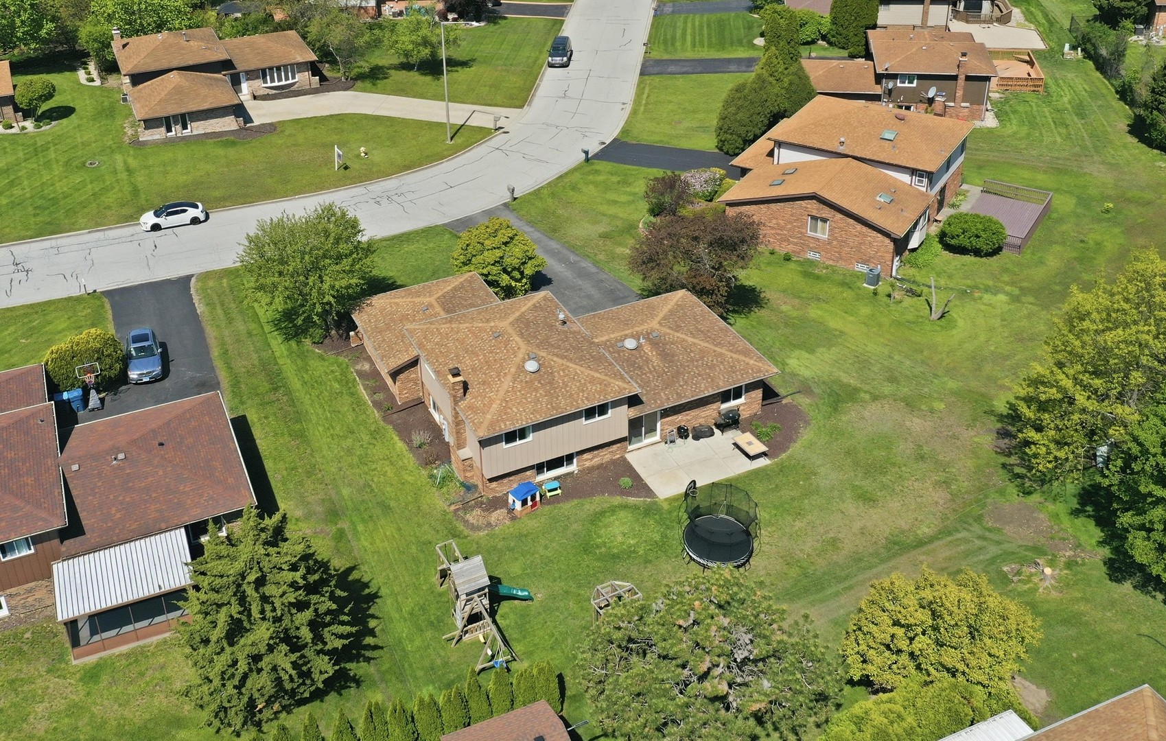 3517 Jacqueline Drive Crete, IL 60417 - Photo 22 of 26 an aerial view of a house with a garden