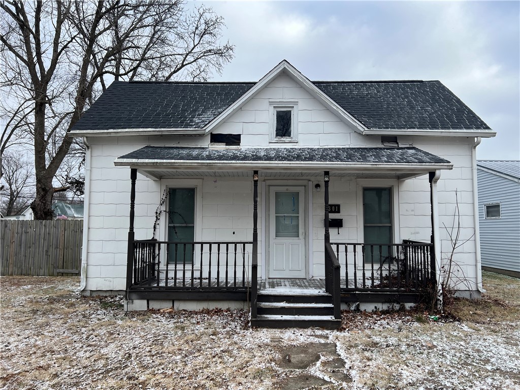 301 South 3rd Street Altamont, IL 62411 - Photo 4 of 23 Front of House