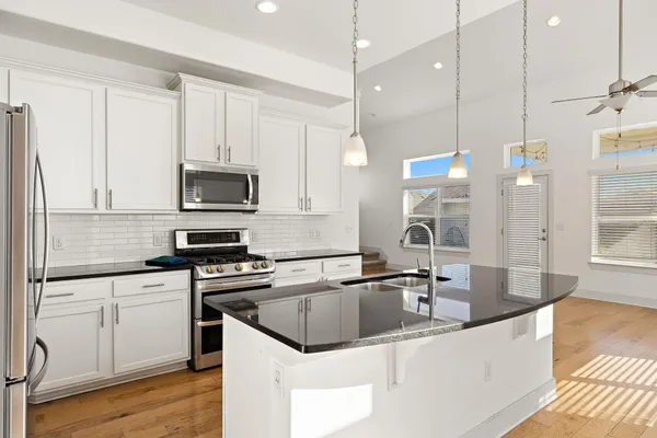 $3,200 | 7113 Cherry Beam Path, Austin, TX 78744