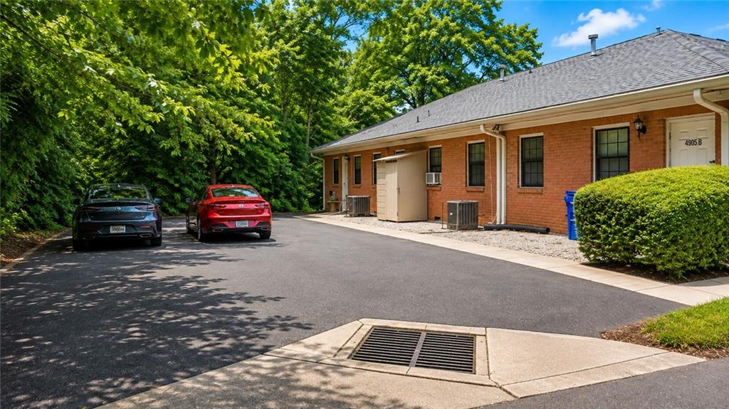 4905 Lavista Road, Unit B Tucker, GA 30084 - Photo 4 of 27 Gallery Image 4
