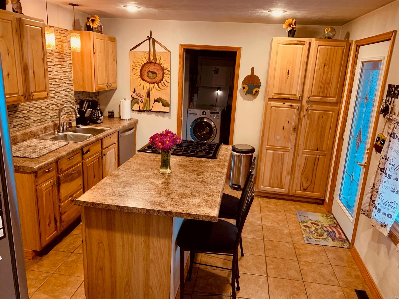 223 Bem Street Chester, IL 62233 - Photo 4 of 42