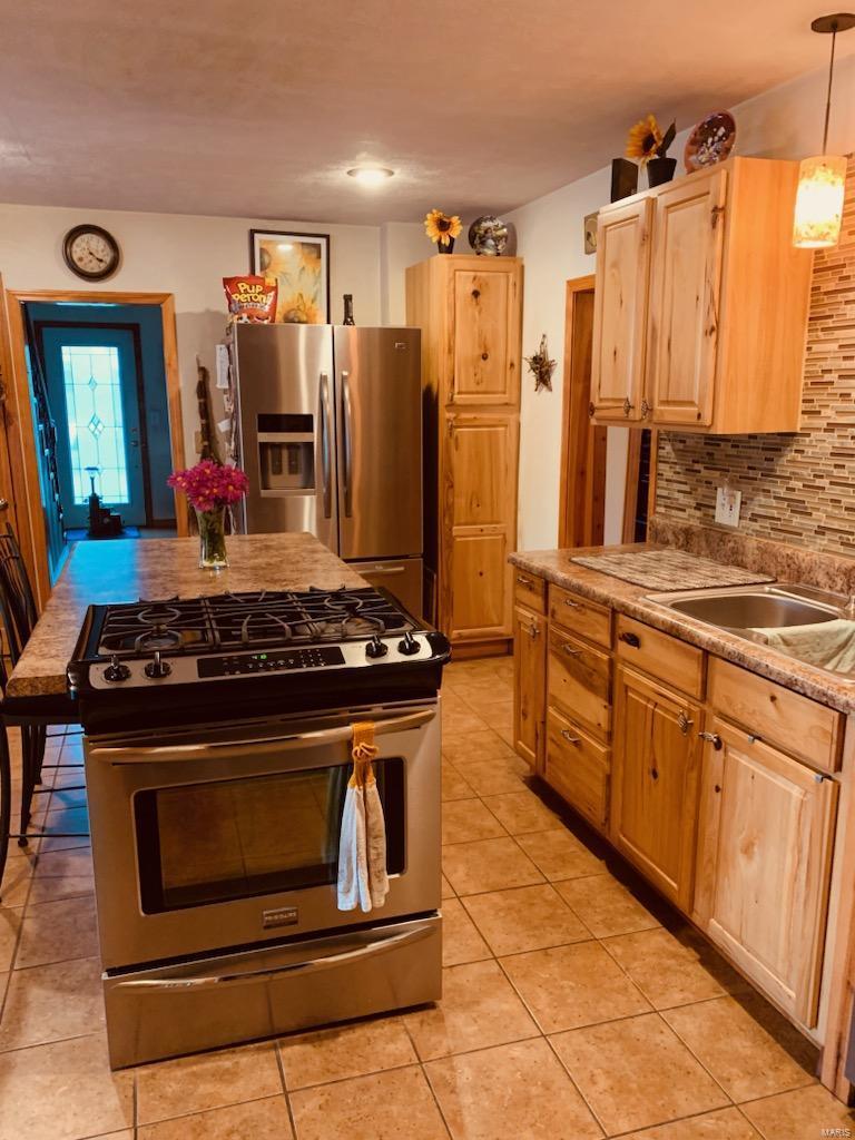 223 Bem Street Chester, IL 62233 - Photo 8 of 42