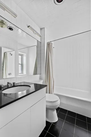 $1,999,000 | 40 East 74th Street, Unit 1 | Lenox Hill