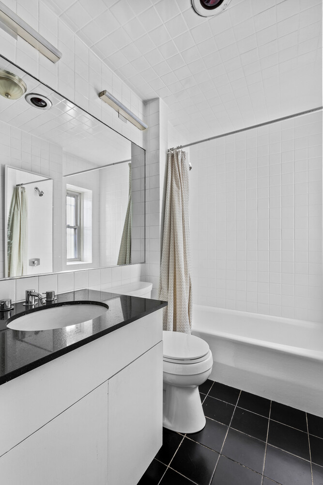 40 East 74th Street, Unit 1 Manhattan, NY 10021 - Photo 9 of 10