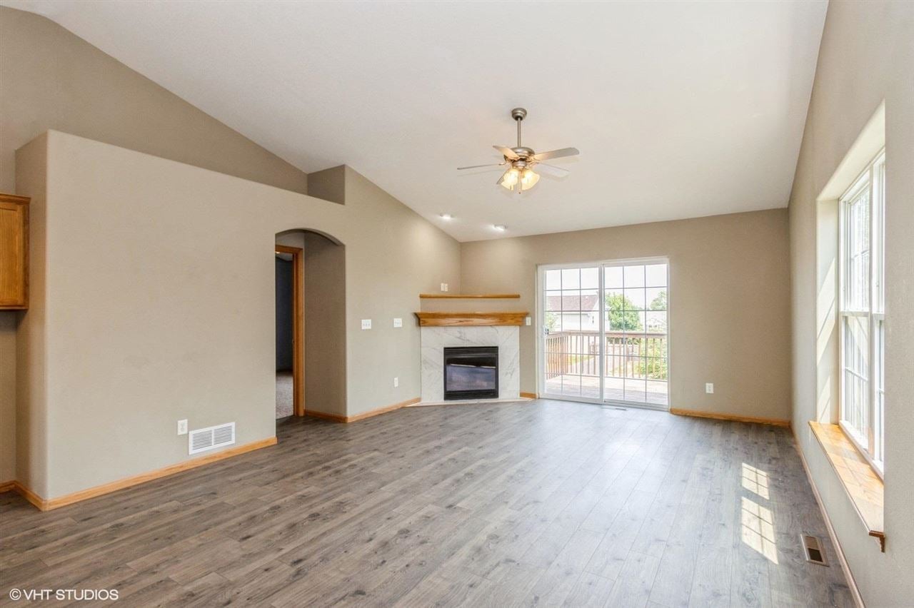 210 Watercress Road North Liberty, IA 52317 - Photo 2 of 33 Gallery Image 2