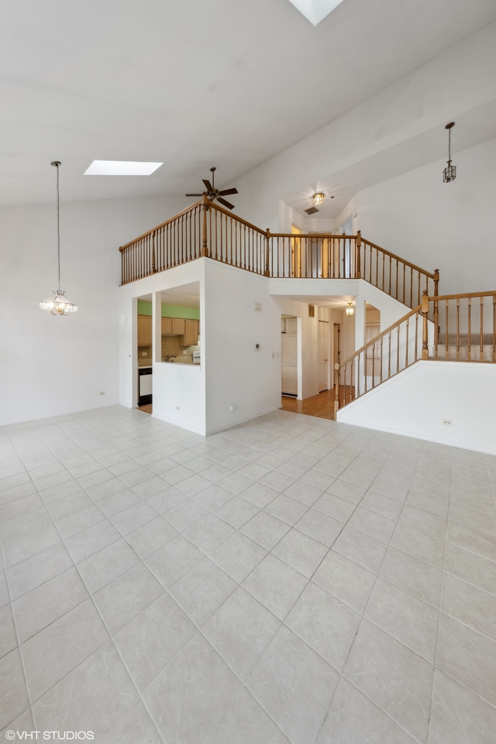 1361 Coldspring Road, Unit 1361 Carol Stream, IL 60188 - Photo 4 of 22 Gallery Image 4