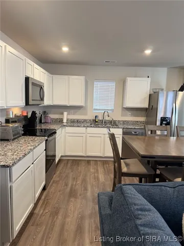 $2,100 | 410 Springville Drive, Charlestown, IN 47111