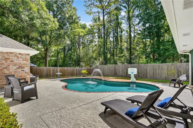 $395,000 | 665 Plantation Boulevard, Mandeville, LA 70448