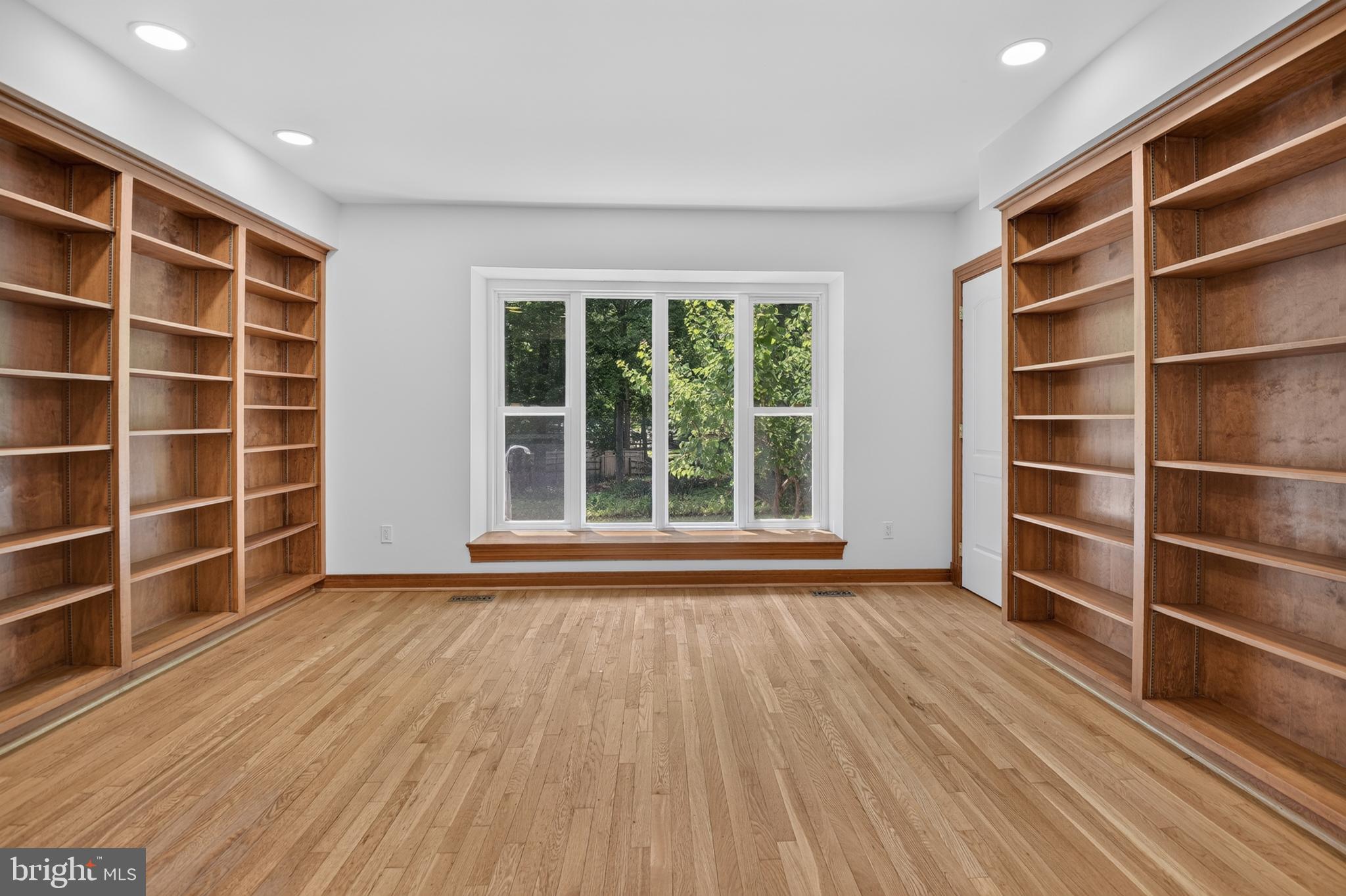 10100 Iron Gate Road Potomac, MD 20854 - Photo 38 of 91