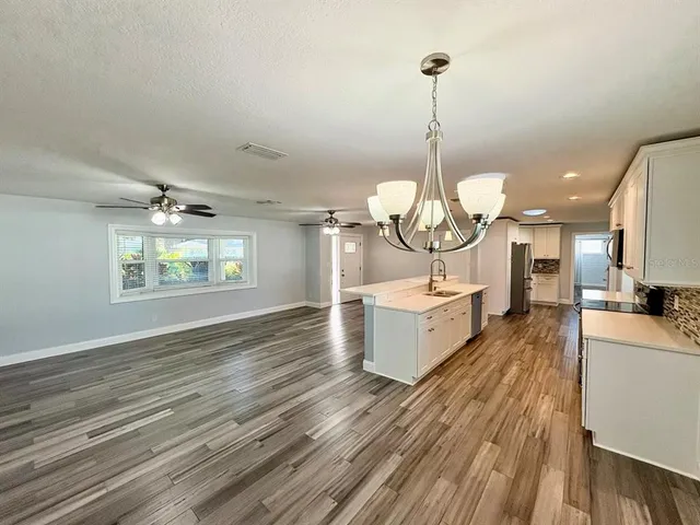 $3,200 | 1201 86th Avenue North, St. Petersburg, FL 33702