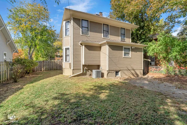 $229,000 | 878 South Wildwood Avenue, Kankakee, IL 60901