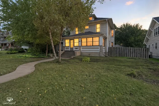 $229,000 | 878 South Wildwood Avenue, Kankakee, IL 60901