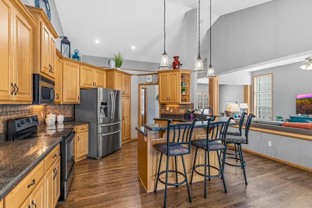 $650,000 | 1559 Stoneybrook Drive, Lino Lakes, MN 55038