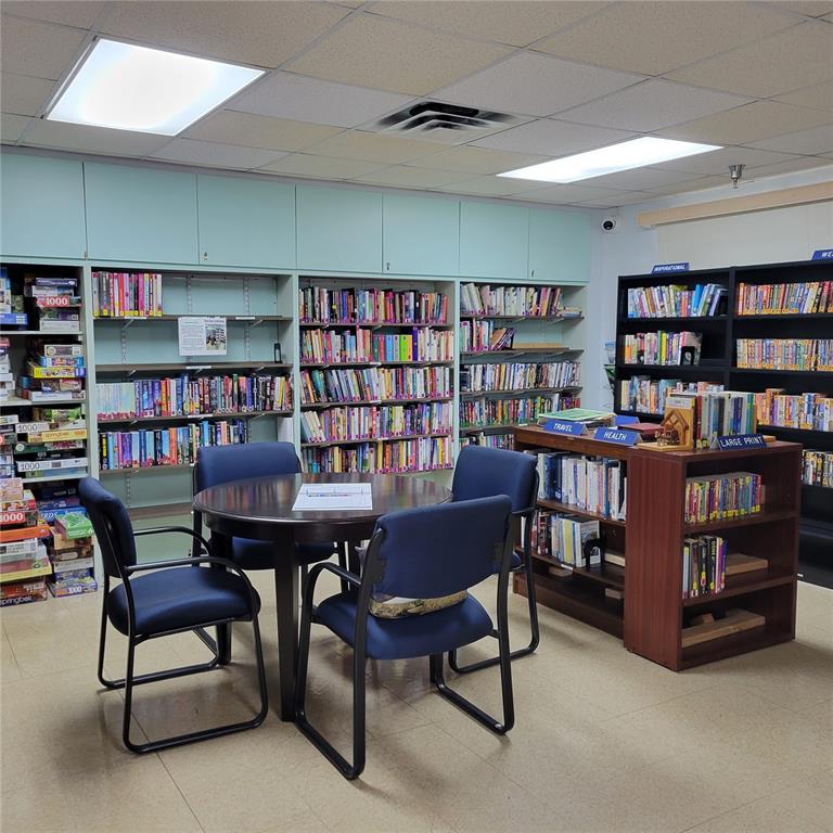 4775 Tri Par Drive Sarasota, FL 34234 - Photo 48 of 50 a view of a workspace with furniture