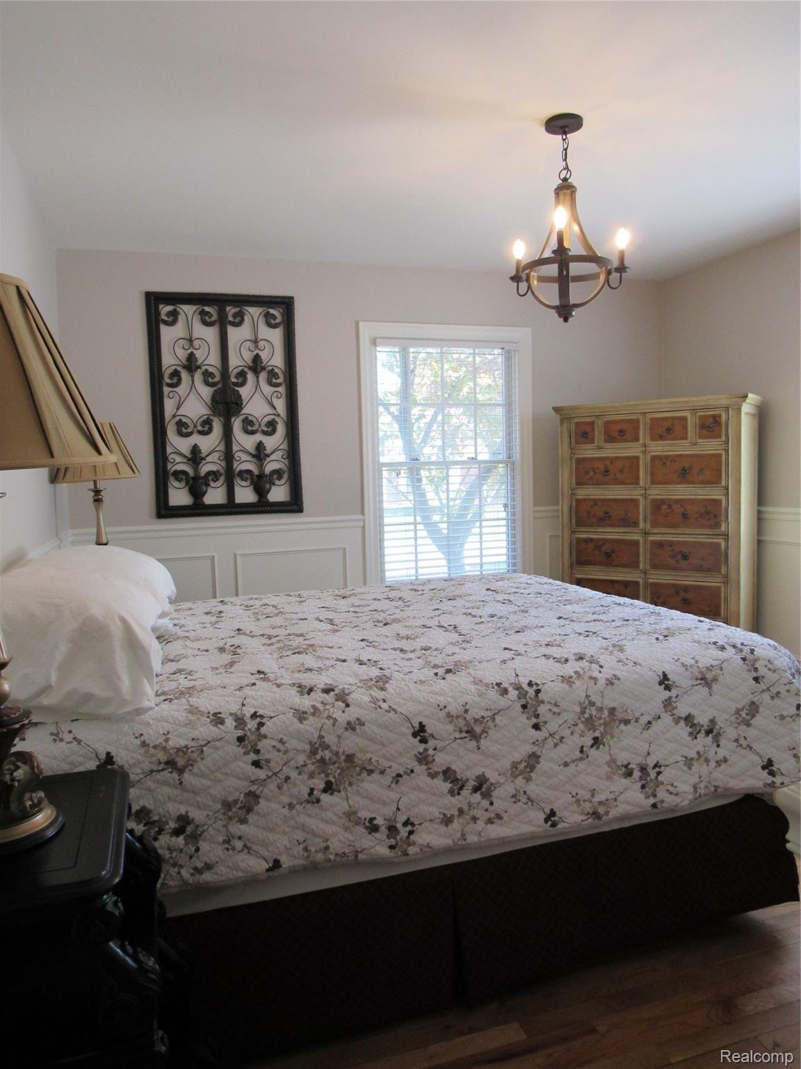 1635 Fairholme Road Grosse Pointe, MI 48236 - Photo 19 of 42 18.JPG