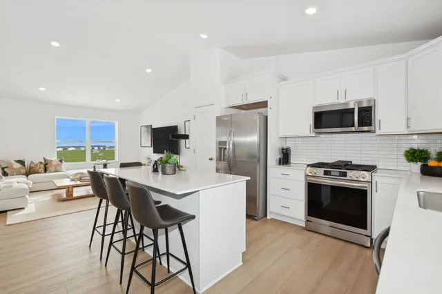 $359,285 | 822 Erickson Lane, Buffalo, MN 55313