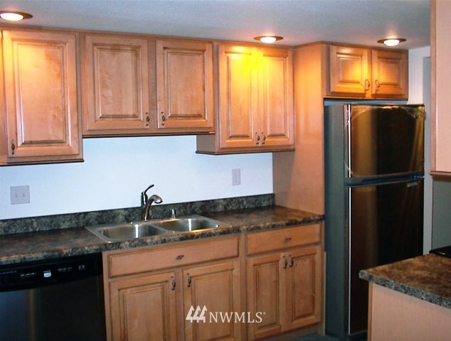 17529 151st Avenue Southeast, Unit 75 Renton, WA 98058 - Photo 2 of 11 Gallery Image 2