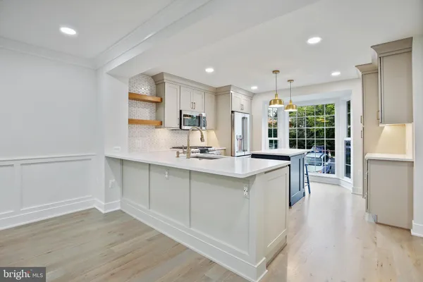 $4,200 | 165 E Street Northeast, Vienna, VA 22180