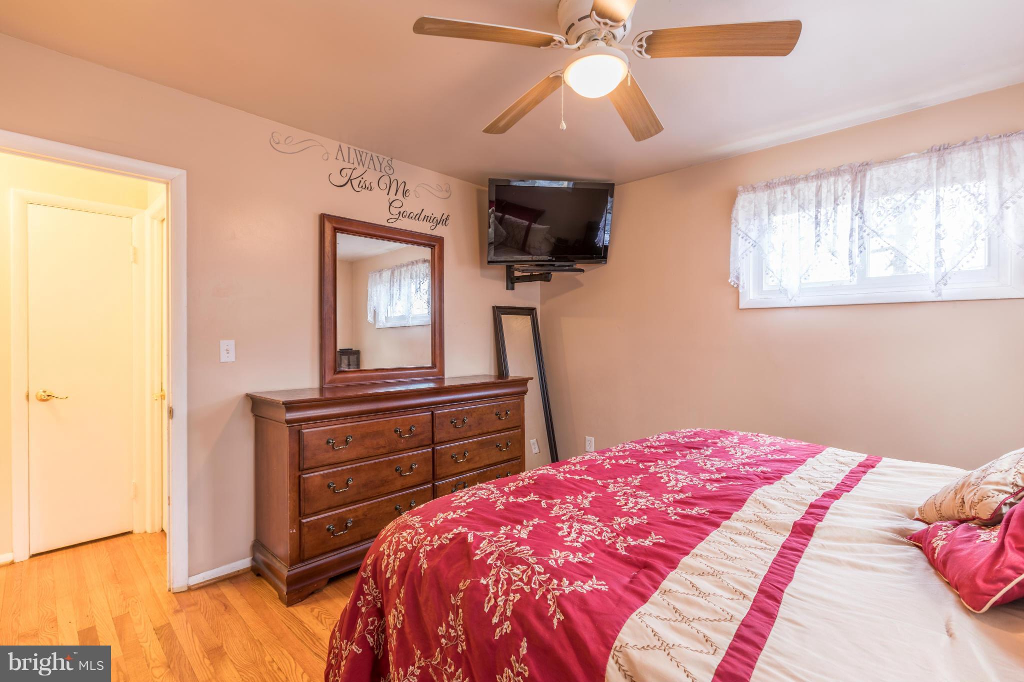 2507 Harwood Road Baltimore, MD 21234 - Photo 14 of 25 Wood floors, ceiling fan