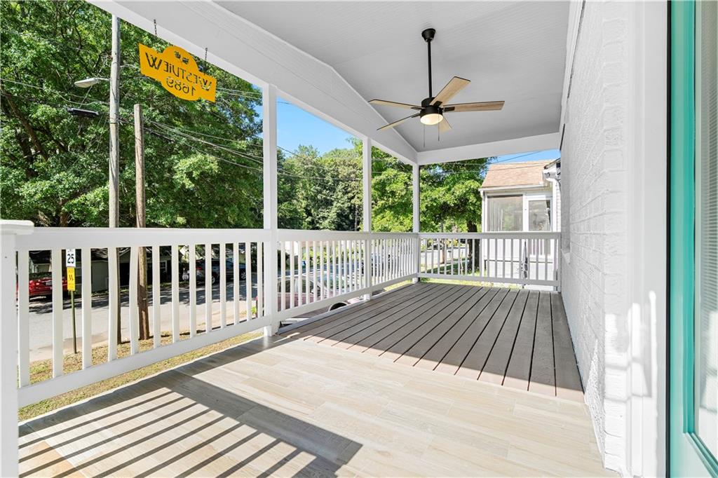 1689 Derry Avenue Southwest Atlanta, GA 30310 - Photo 4 of 45