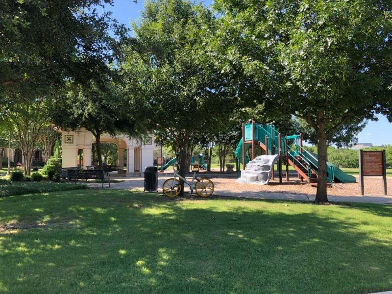 817 La Cima Irving, TX 75039 - Photo 36 of 40 Community Parks