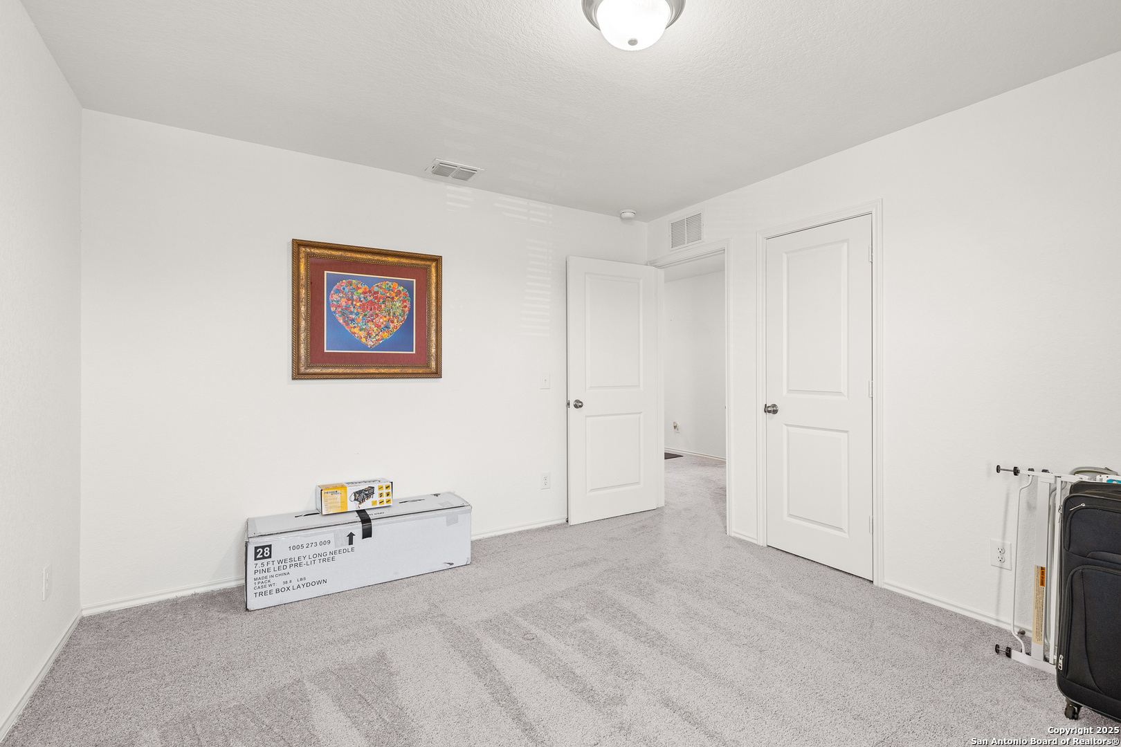 5259 Winding Streme St. Hedwig, TX 78152 - Photo 18 of 24 a room with a table and a couch