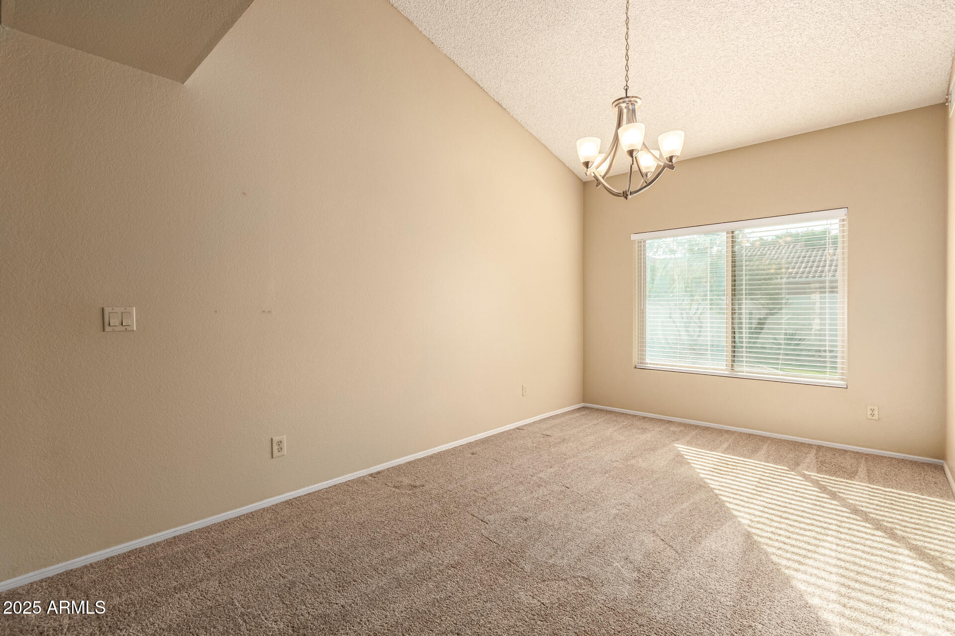 1007 East Secretariat Drive Tempe, AZ 85284 - Photo 9 of 35 09-Secretariat