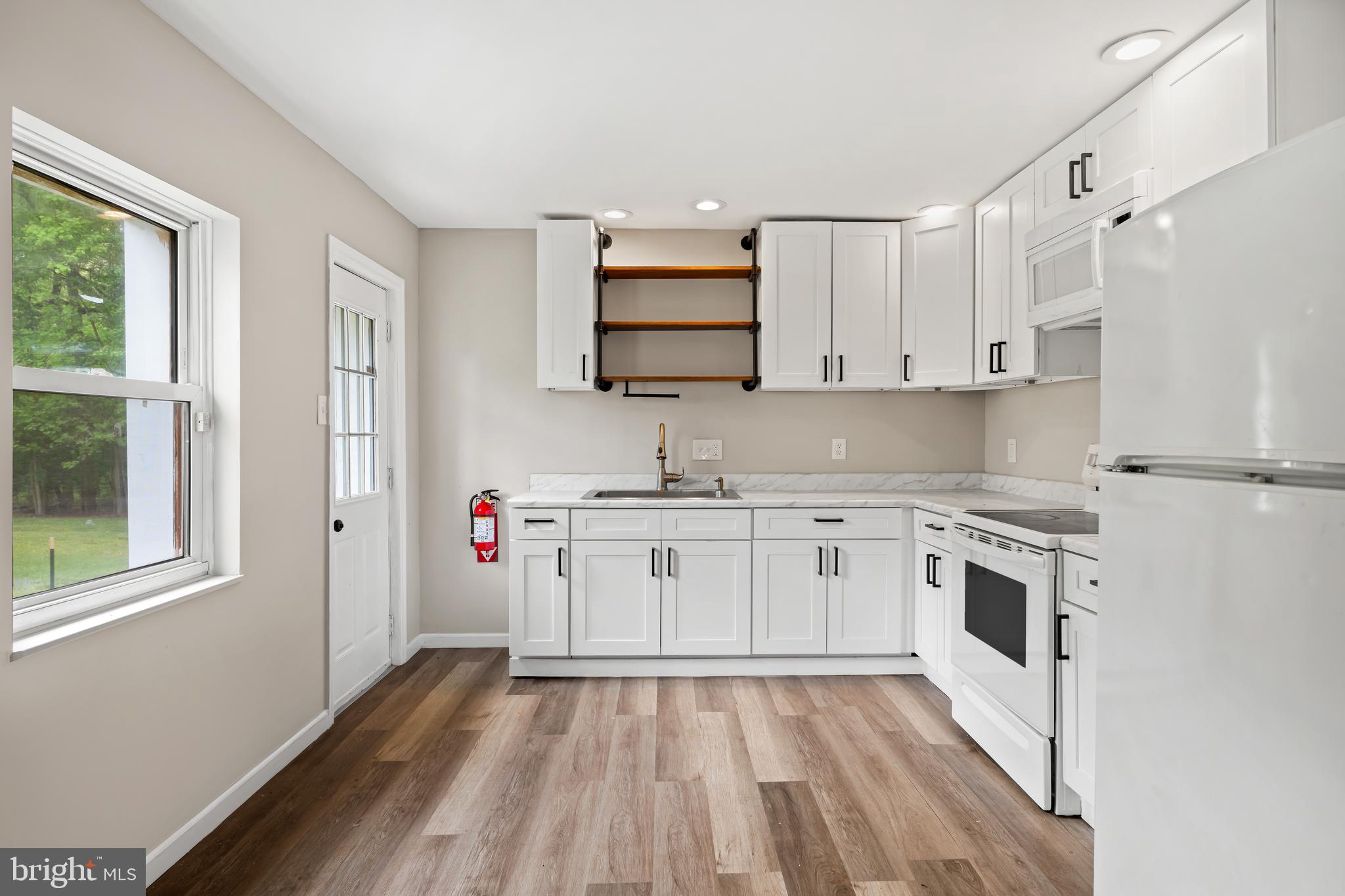 168 Silver Lake Drive Clementon, NJ 08021 - Photo 9 of 18