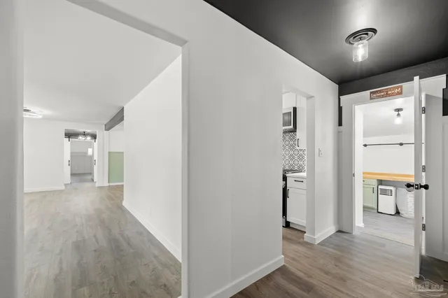 a view of yard with green space