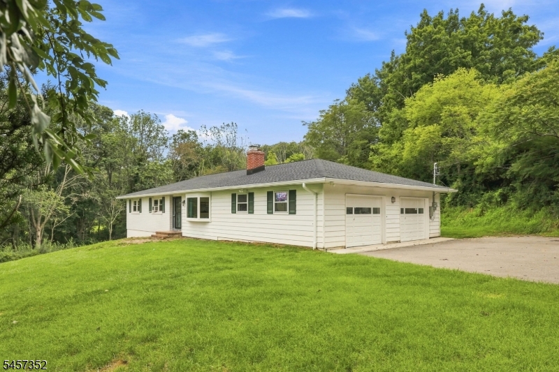 33 Cooke Road Blairstown, NJ 07825 - Photo 2 of 17 Gallery Image 2