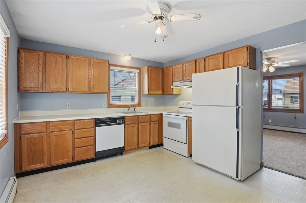 29 Rosella Street Springfield, MA 01118 - Photo 9 of 36