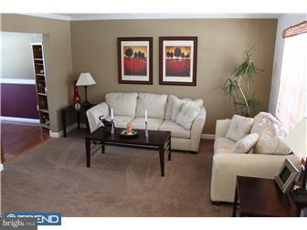 829 North Forklanding Road Maple Shade, NJ 08052 - Photo 5 of 12 Living Room