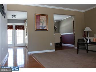 829 North Forklanding Road Maple Shade, NJ 08052 - Photo 6 of 12 Living Room