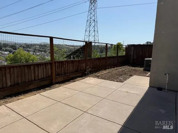 $3,395 | 408 Canyon Court, Vallejo, CA 94591