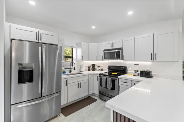 $4,800 | 719 Northeast 36th Street, Oakland Park, FL 33334