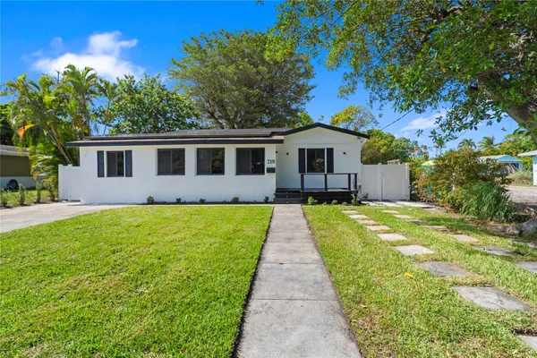 $4,800 | 719 Northeast 36th Street, Oakland Park, FL 33334