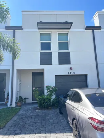 $2,500 | 2410 Southeast Tarvest Way, Stuart, FL 34997