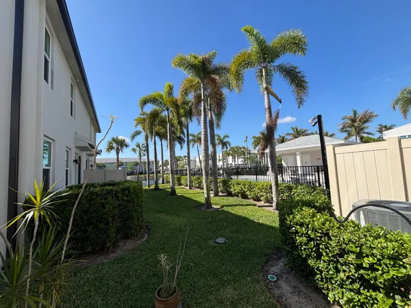 $2,500 | 2410 Southeast Tarvest Way, Stuart, FL 34997