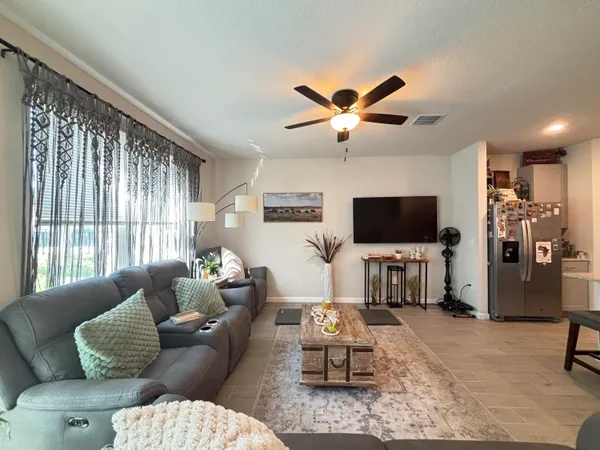 $2,500 | 2410 Southeast Tarvest Way, Stuart, FL 34997