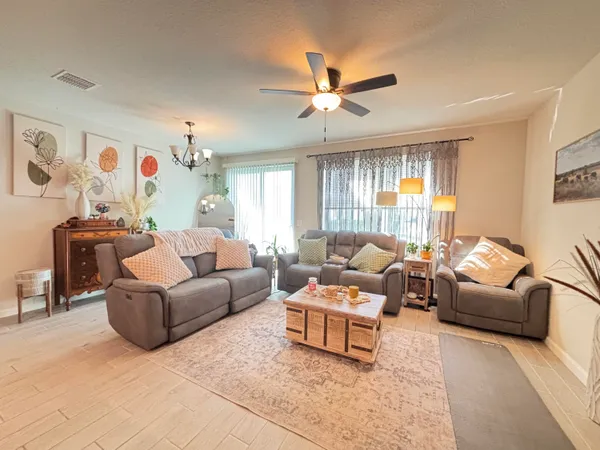$2,500 | 2410 Southeast Tarvest Way, Stuart, FL 34997