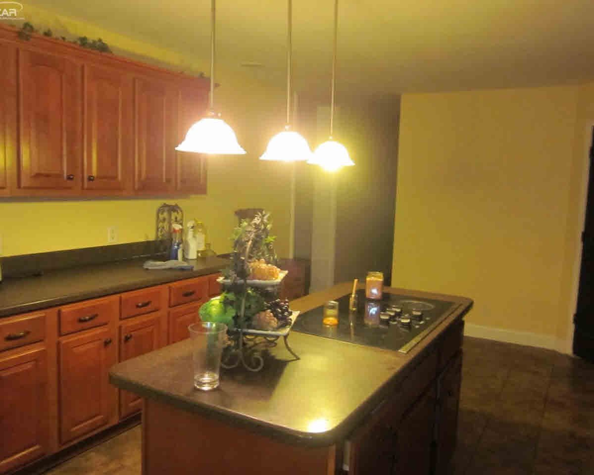 12122 West Mount Morris Road Flushing, MI 48433 - Photo 6 of 24 21257389-5.JPG
