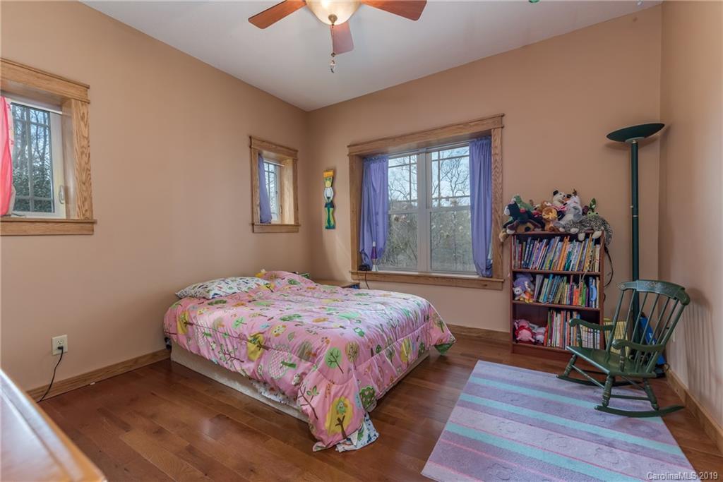 333 Bothwell Road Hendersonville, NC 28792 - Photo 15 of 34 Gallery Image 15