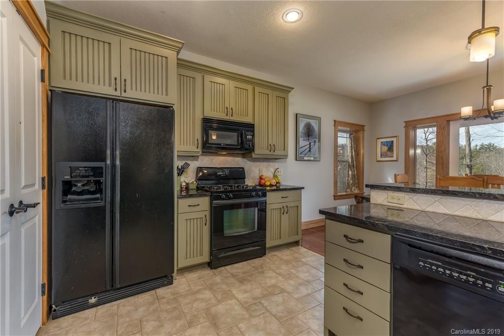 333 Bothwell Road Hendersonville, NC 28792 - Photo 5 of 34 Gallery Image 5