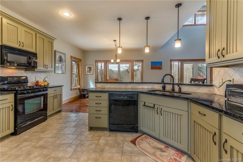 333 Bothwell Road Hendersonville, NC 28792 - Photo 6 of 34 Gallery Image 6