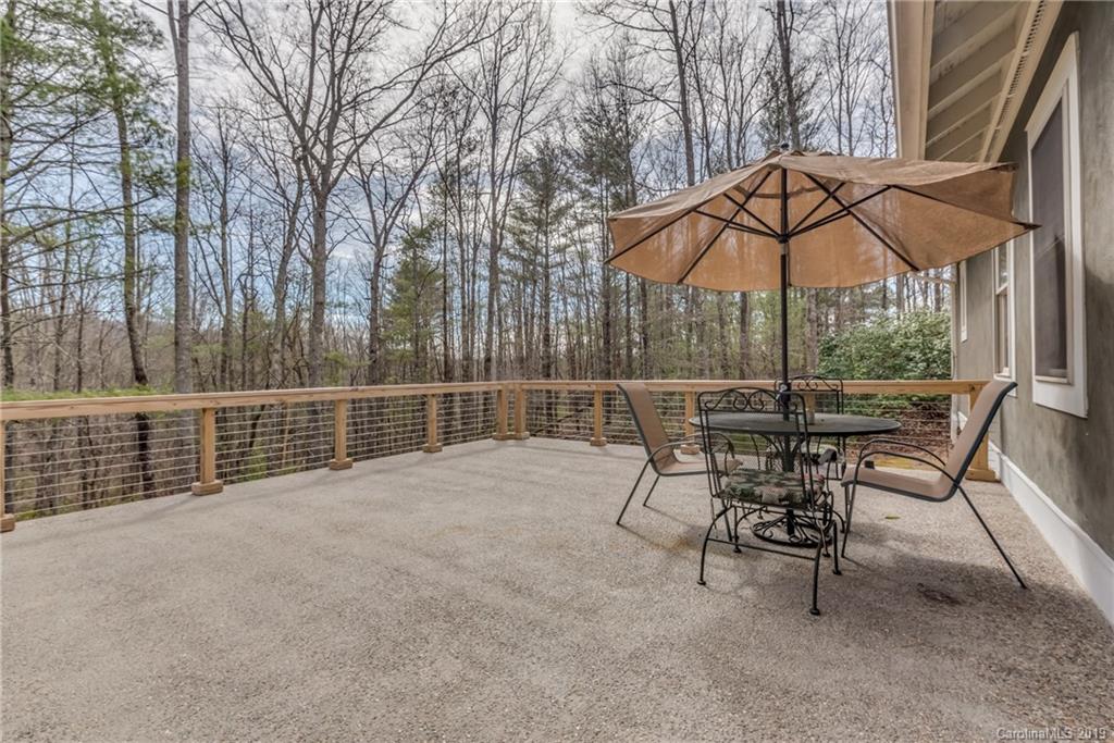 333 Bothwell Road Hendersonville, NC 28792 - Photo 10 of 34 Gallery Image 10