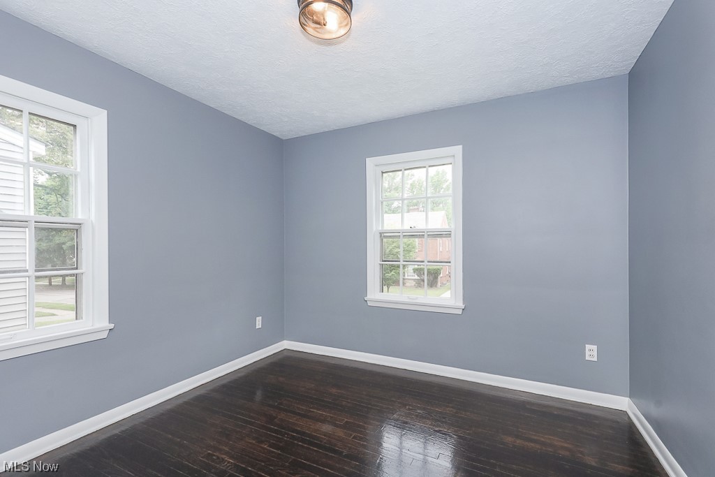 3003 Ripley Road Cleveland, OH 44120 - Photo 19 of 30