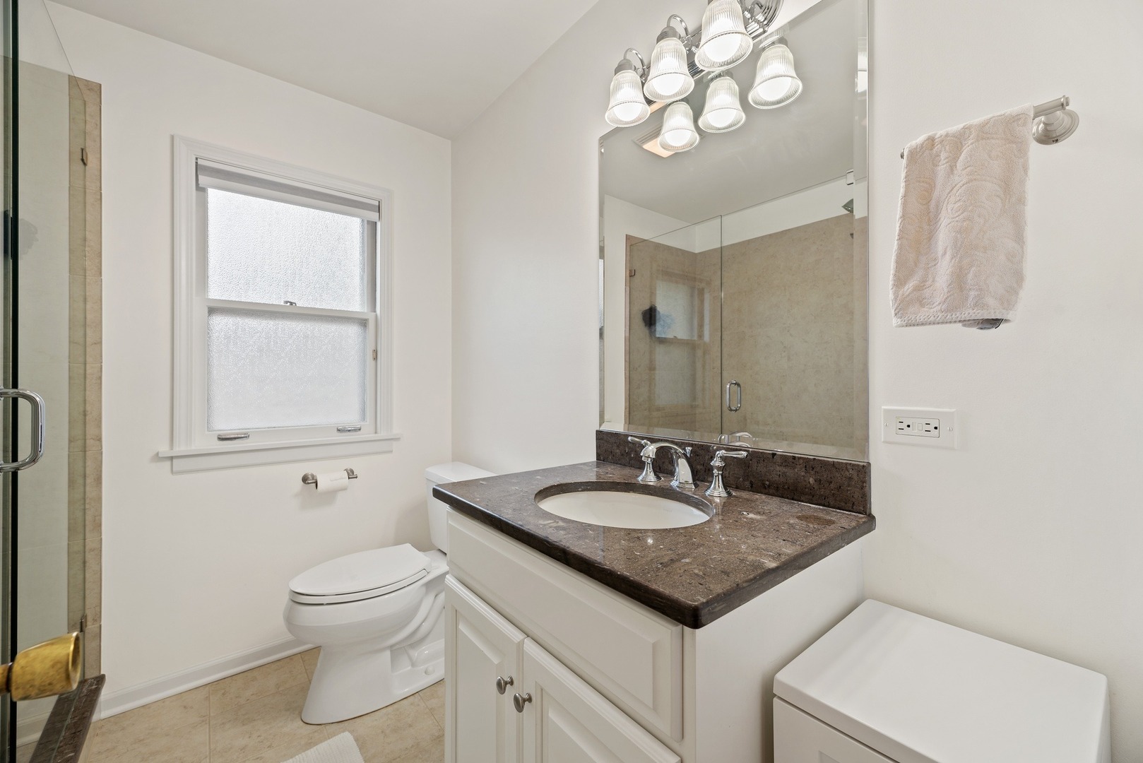 101 Winston Road Lake Forest, IL 60045 - Photo 14 of 26 a bathroom with a sink and a toilet