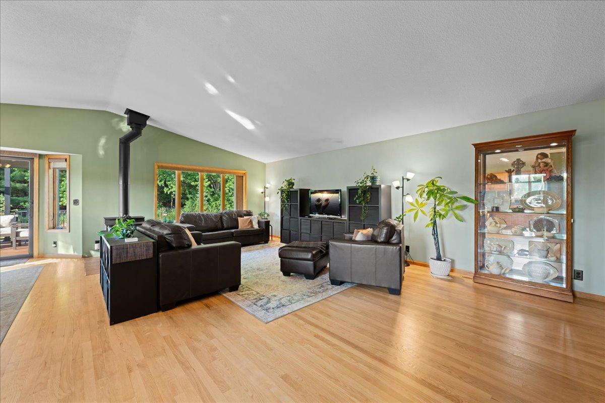 810 Antler Ridge Hudson, WI 54016 - Photo 9 of 63